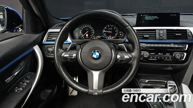 BMW 3 Series 2018 — Фото 13/20