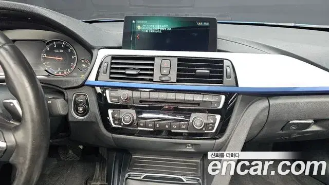 BMW 3 Series 2018 — Фото 14/20