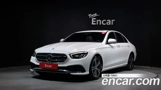Mercedes-Benz E-Class 2020 — Фото 1/20