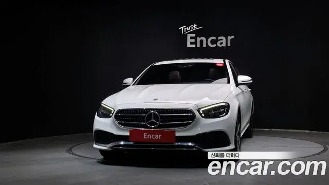Mercedes-Benz E-Class 2020 — Фото 3/20