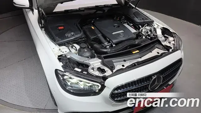 Mercedes-Benz E-Class 2020 — Фото 6/20