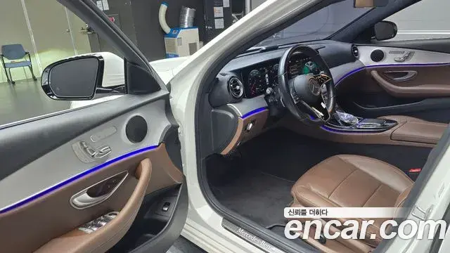 Mercedes-Benz E-Class 2020 — Фото 10/20
