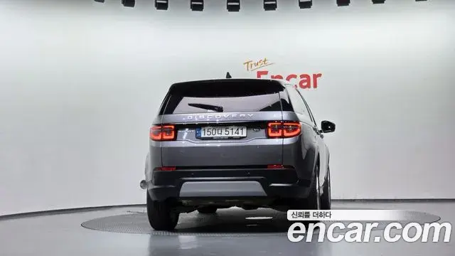 Land Rover Discovery Sport 2021 — Фото 4/20