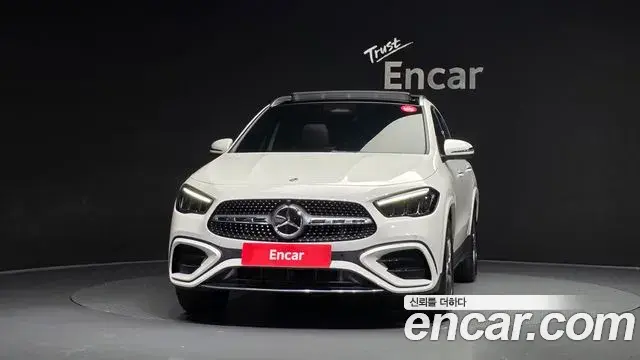 Mercedes-Benz GLA-Class 2025 — Фото 3/20