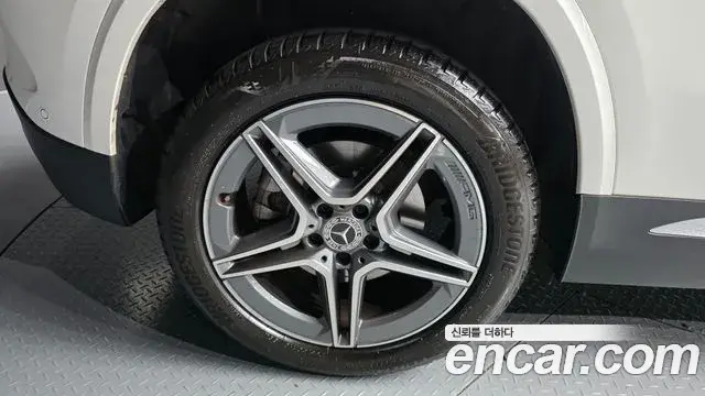 Mercedes-Benz GLA-Class 2025 — Фото 5/20