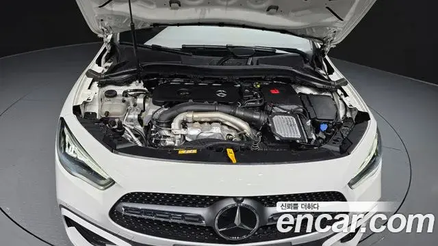 Mercedes-Benz GLA-Class 2025 — Фото 6/20