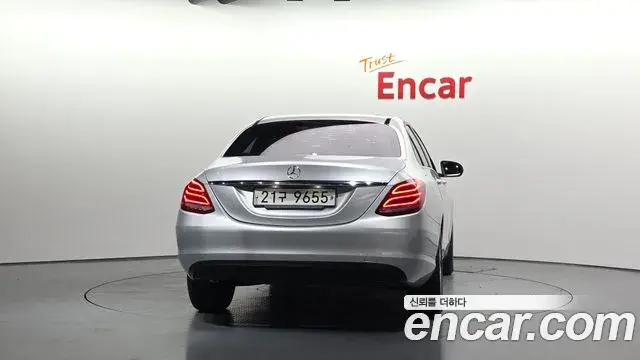 Mercedes-Benz C-Class 2018 — Фото 4/20