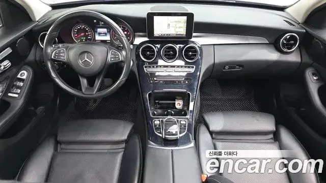 Mercedes-Benz C-Class 2018 — Фото 7/20