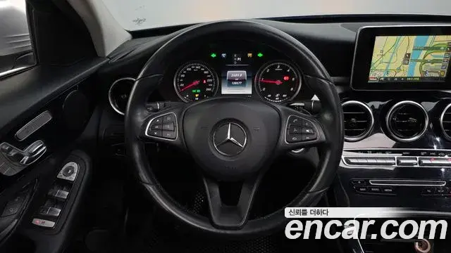 Mercedes-Benz C-Class 2018 — Фото 13/20