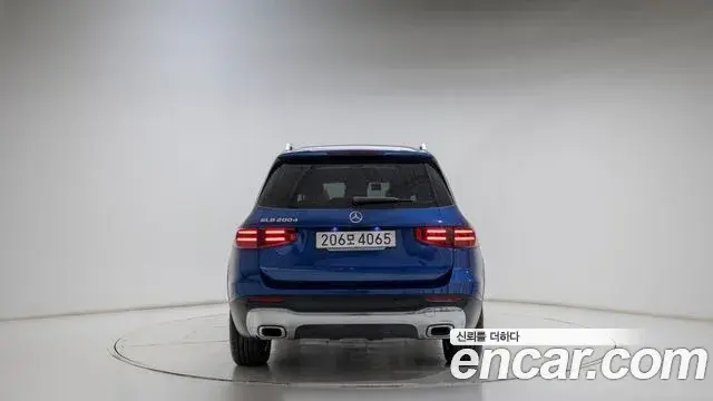 Mercedes-Benz GLB-Class 2025 — Фото 4/20