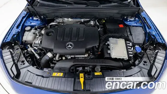 Mercedes-Benz GLB-Class 2025 — Фото 6/20