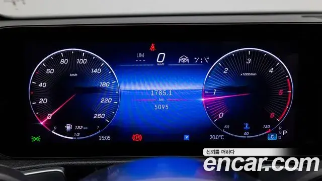 Mercedes-Benz GLB-Class 2025 — Фото 8/20