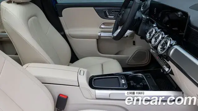 Mercedes-Benz GLB-Class 2025 — Фото 9/20