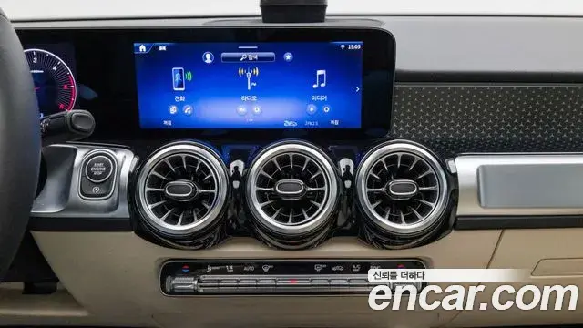 Mercedes-Benz GLB-Class 2025 — Фото 16/20