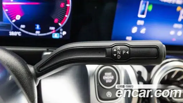 Mercedes-Benz GLB-Class 2025 — Фото 19/20