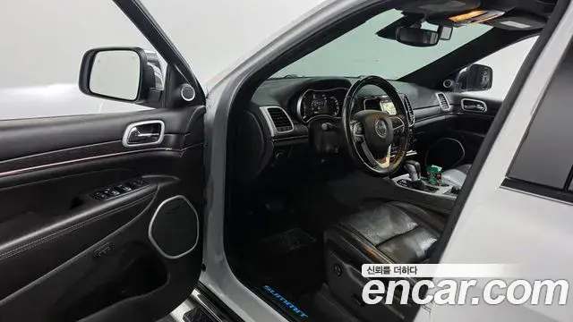 Jeep Grand Cherokee 2019 — Photo 10/20