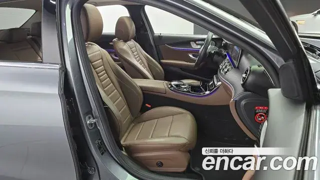 Mercedes-Benz E-Class 2019 — Фото 10/20