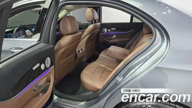 Mercedes-Benz E-Class 2019 — Фото 12/20