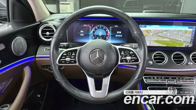Mercedes-Benz E-Class 2019 — Фото 13/20