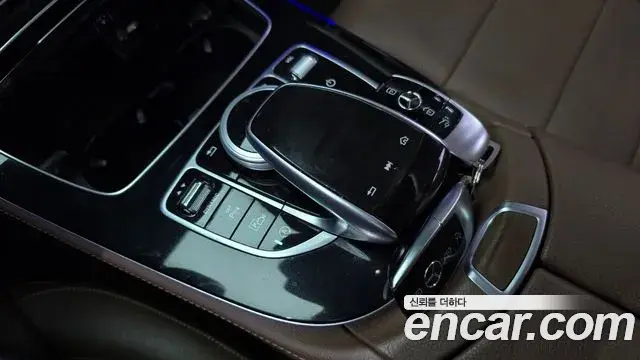 Mercedes-Benz E-Class 2019 — Фото 16/20