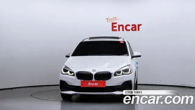BMW 2 Series Active Tourer 2019 — Фото 2/20