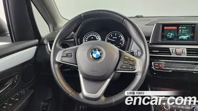 BMW 2 Series Active Tourer 2019 — Фото 12/20