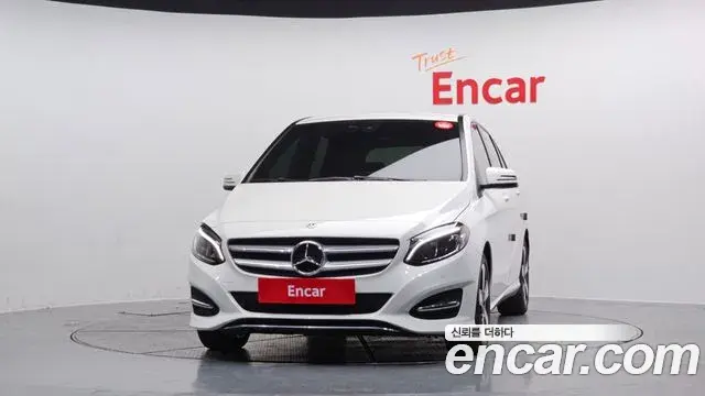Mercedes-Benz B-Class 2018 — Şəkil 11/20