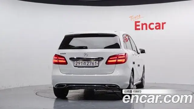 Mercedes-Benz B-Class 2018 — Şəkil 13/20