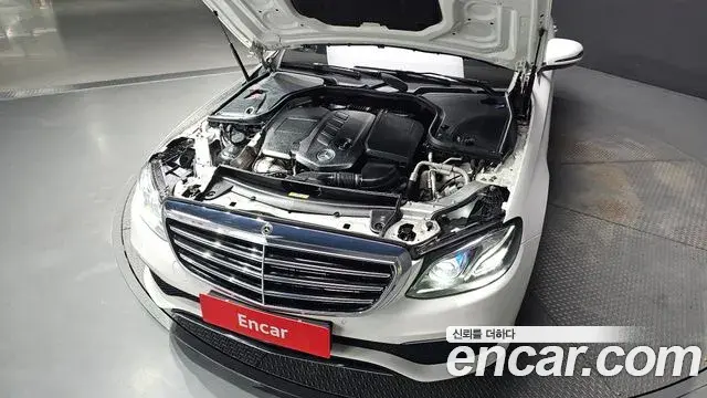 Mercedes-Benz E-Class 2020 — Фото 6/20