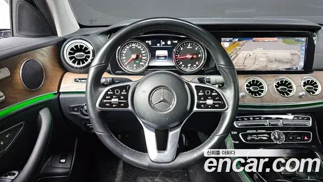 Mercedes-Benz E-Class 2020 — Фото 14/20