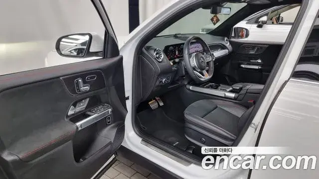 Mercedes-Benz GLB-Class 2021 — Şəkil 17/20
