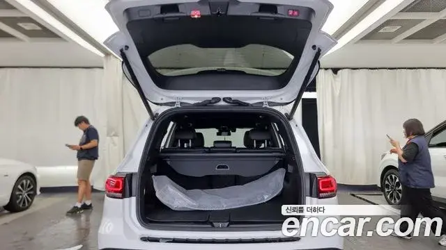 Mercedes-Benz GLB-Class 2021 — Şəkil 13/20