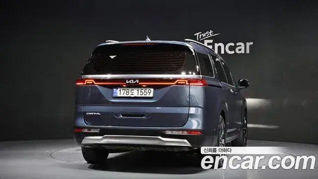 Kia Carnival 2023 — Фото 3/20