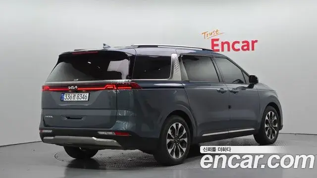 Kia Carnival 2023 — Photo 2/20
