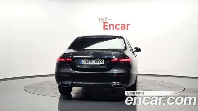 Mercedes-Benz E-Class 2021 — Şəkil 14/20