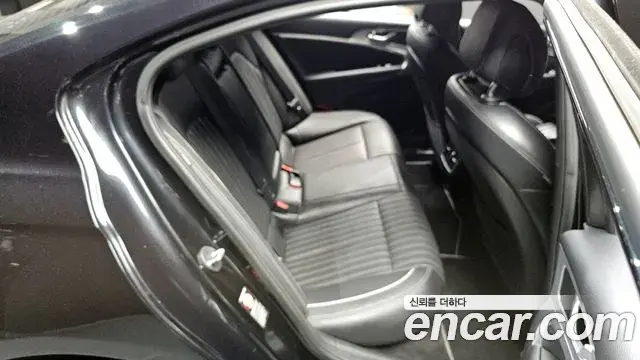 Genesis G70 2019 — ფოტო 1/20