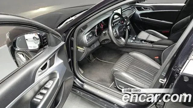 Genesis G70 2019 — ფოტო 16/20