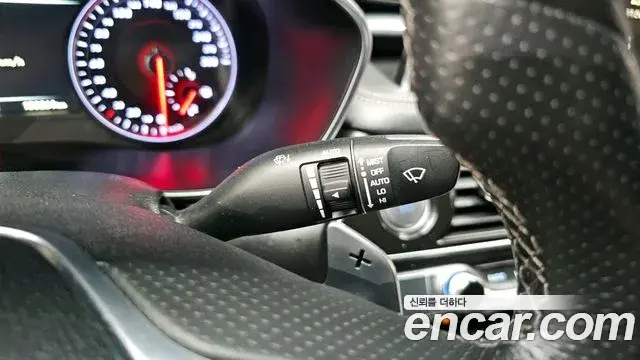Genesis G70 2019 — ფოტო 15/20