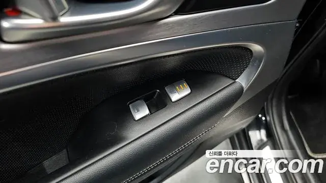 Genesis G70 2019 — ფოტო 14/20
