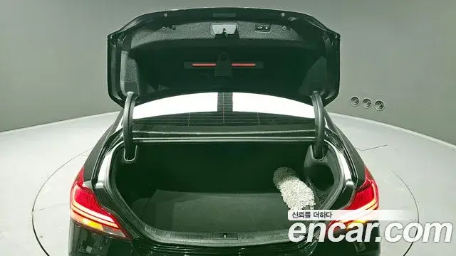 Genesis G70 2019 — ფოტო 17/20