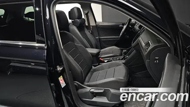 Volkswagen Tiguan Allspace 2022 — Photo 10/21