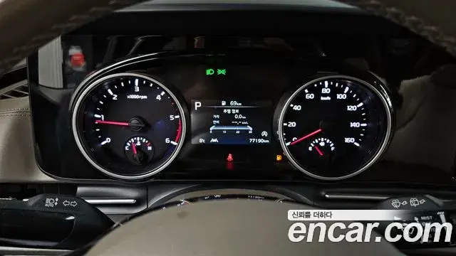 Kia Carnival 2022 — Фото 8/20