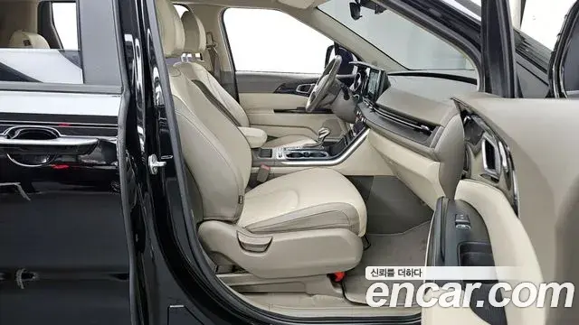 Kia Carnival 2022 — Фото 11/20