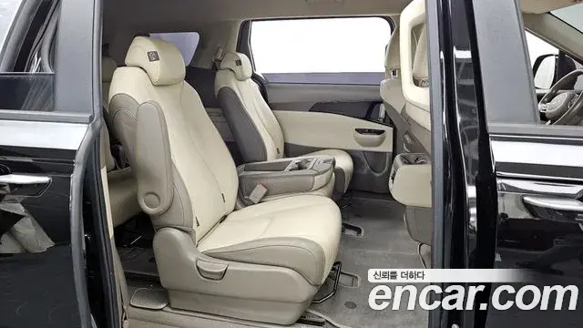 Kia Carnival 2022 — Фото 12/20