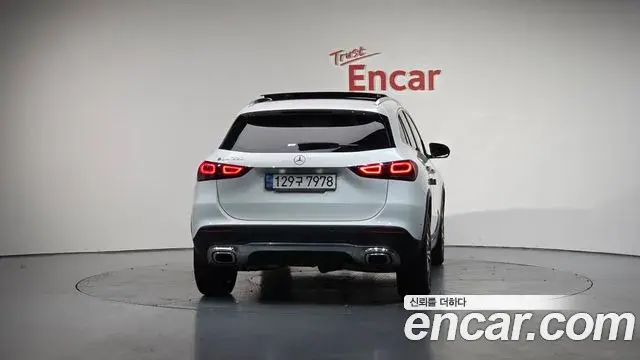 Mercedes-Benz GLA-Class 2021 — Şəkil 14/20
