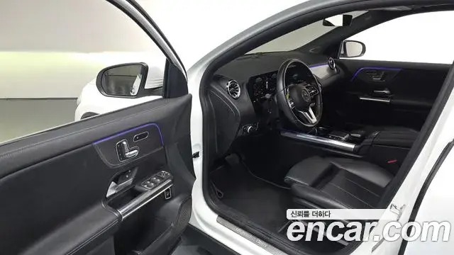 Mercedes-Benz GLA-Class 2021 — Şəkil 1/20
