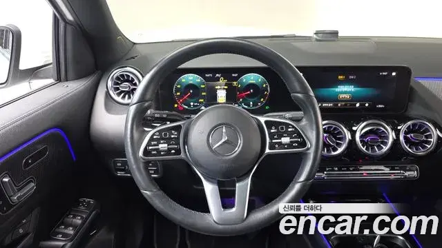 Mercedes-Benz GLA-Class 2021 — Şəkil 7/20