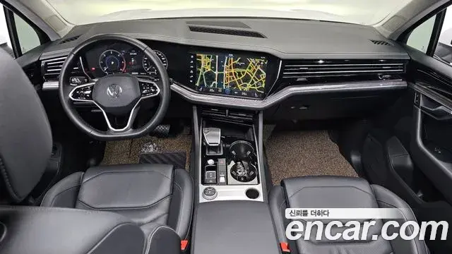 Volkswagen Touareg 2023 — ფოტო 14/20
