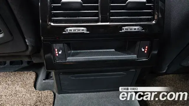 Volkswagen Touareg 2023 — ფოტო 3/20