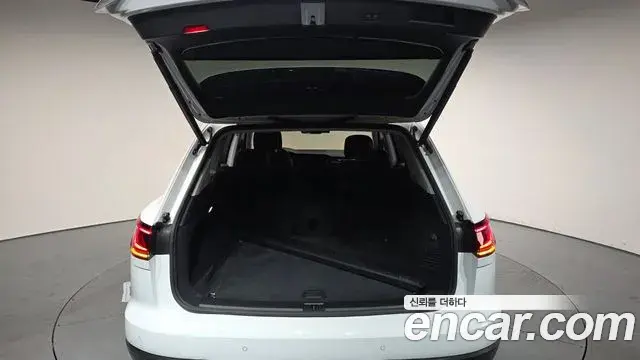 Volkswagen Touareg 2023 — ფოტო 9/20